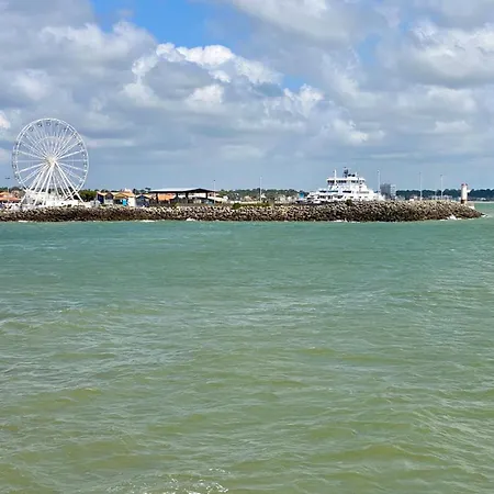 Trois Plages Pleine 公寓 *